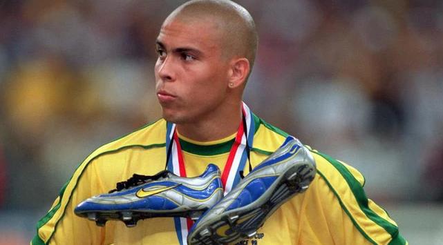 Ronaldo Luis Nazário De Lima tuổi 47 vẫn là một trong những cầu thủ vĩ đại nhất thế giới