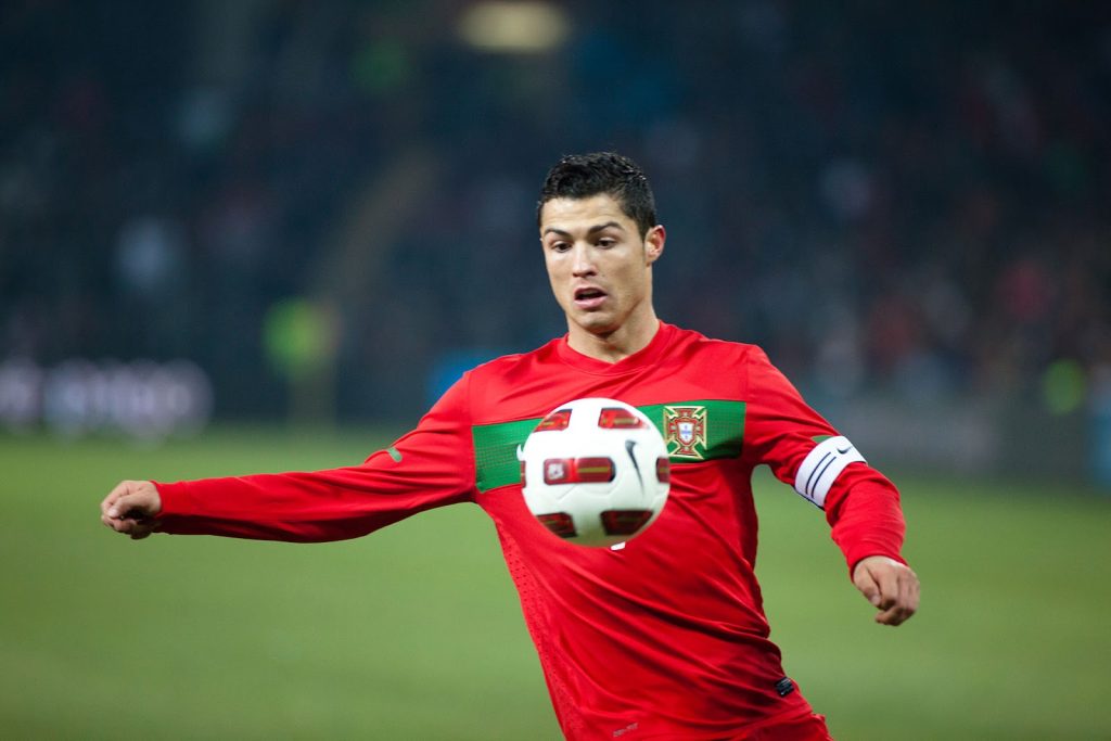 Giải đáp thắc mắc: Ronaldo đá cho đội tuyển nào?